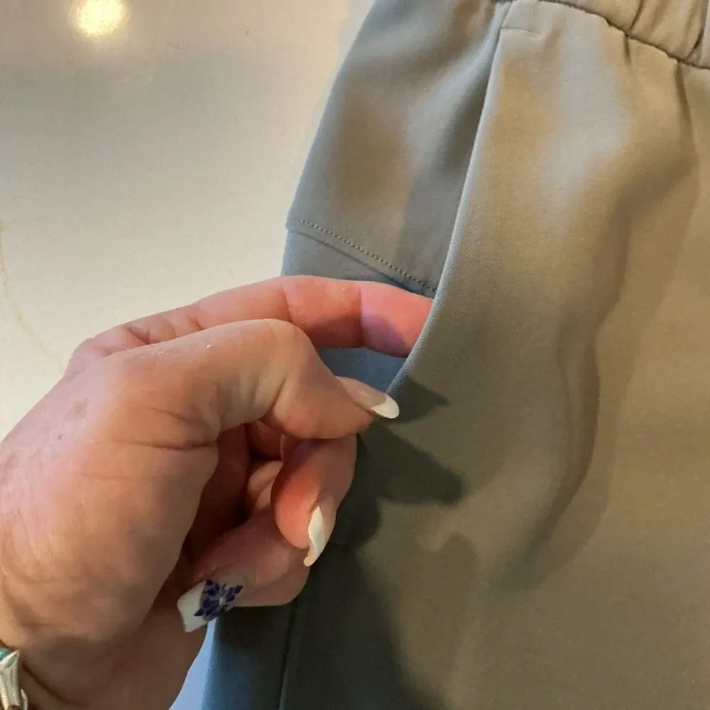 NEW Lululemon On the Fly Woven Crop Pant Sz 6 Grey Sage